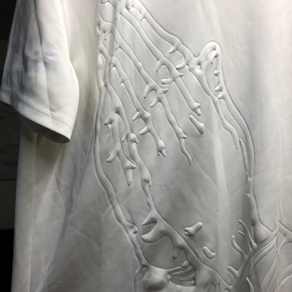 Hudson Prayer Hands T Shirt - Picture 2 of 8